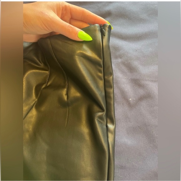 Faux leather legging- only tried on - Picture 3 of 6